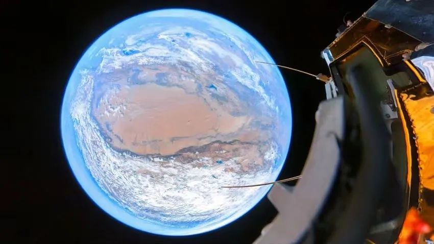 用全景相机拍地球，是 Insta360 近年来非常出圈的一个内容策划 | 图片来源：影石Insta360