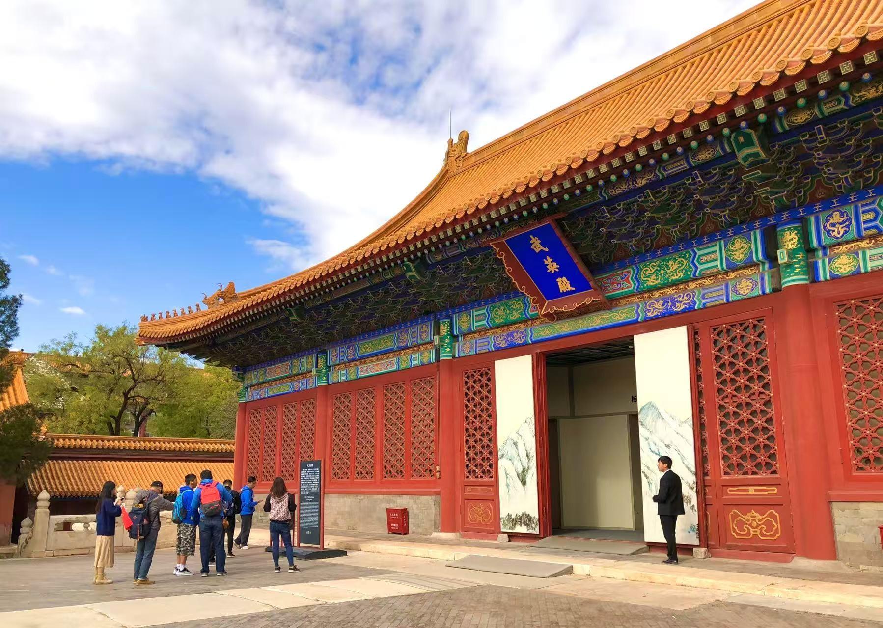 杨学棒:为全国博物馆巡展献礼 薪火文明 瓷艺生辉——杨学棒作品展|作品展|巡展|故宫博物院_新浪新闻