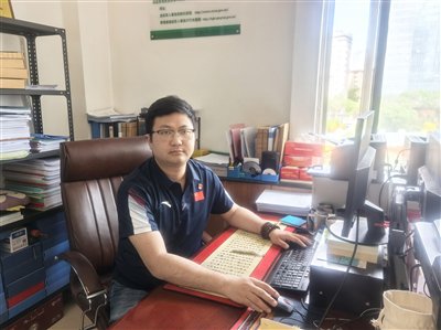 谢智羽与他的“老班长”就业创业梦