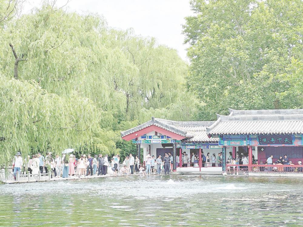 图片起首:新华社
