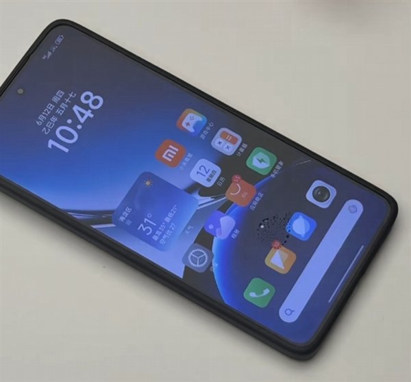 Redmi K80最高版真实机器揭幕:超声波屏幕指纹,