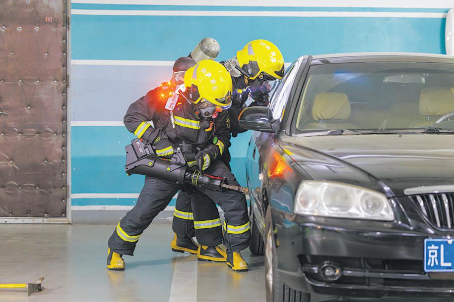 _火灾救援车_消防定的车辆自燃厂家怎么赔偿