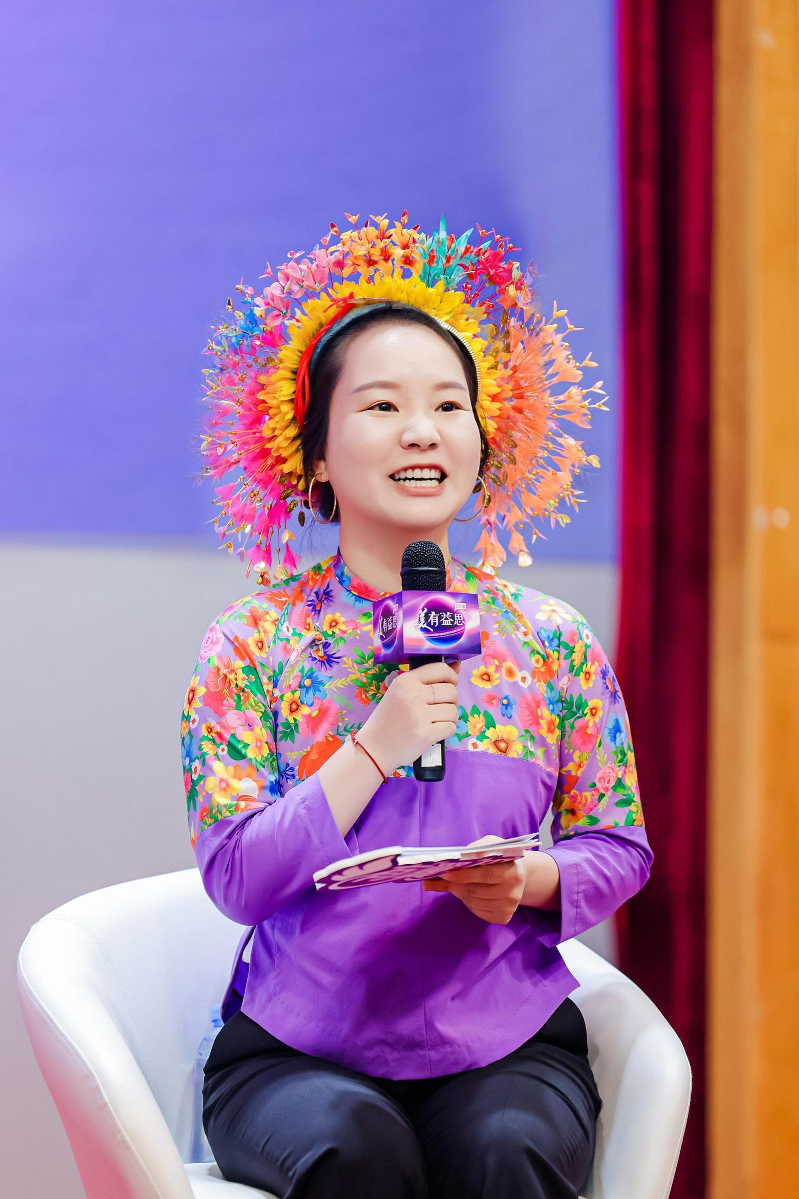 蟳埔女习俗非遗代表性传承人黄丽泳