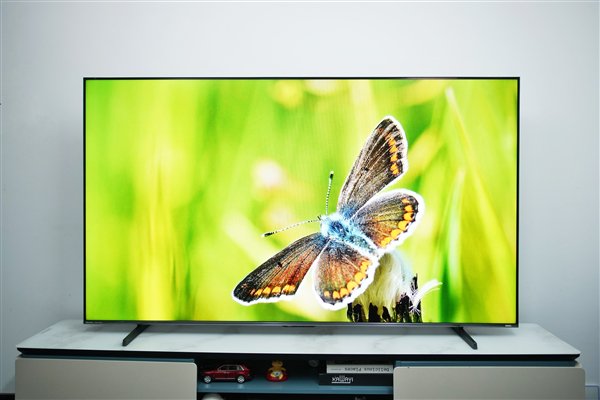 高速刷300Hz！查看Hins E5Q Pro的照片75英寸