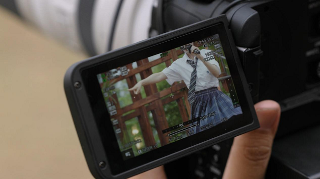 佳能EOS C80搭载第二代全像素双核自动对焦系统，快速精准锁定动态主体