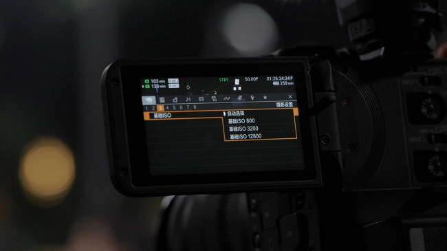 佳能EOS C80的三基础ISO为低光照拍摄提供了超高画质
