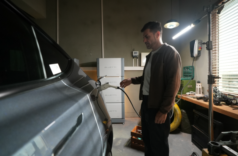 图为家庭储能系统EP2000使用场景