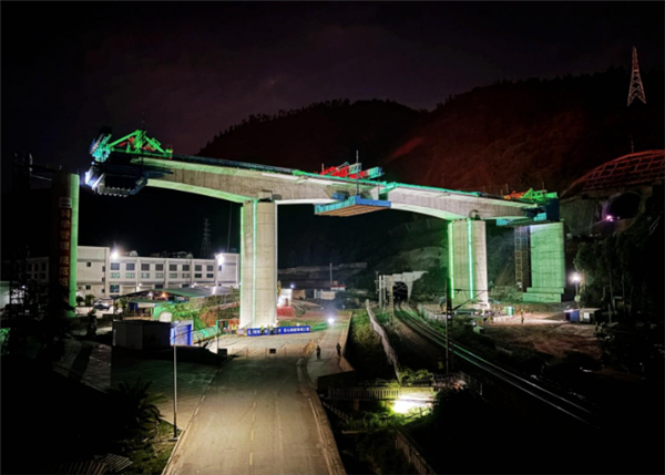 毫米水平的精度！云南·达利铁路枢纽成功进行了