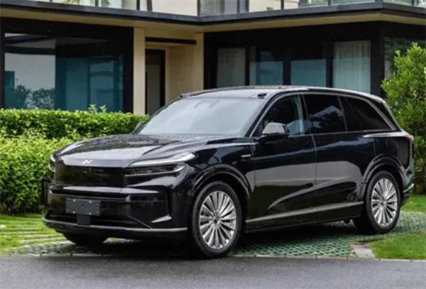 您的光环并不比BBA差！ Ledao L90在涂漆的黑色汽车