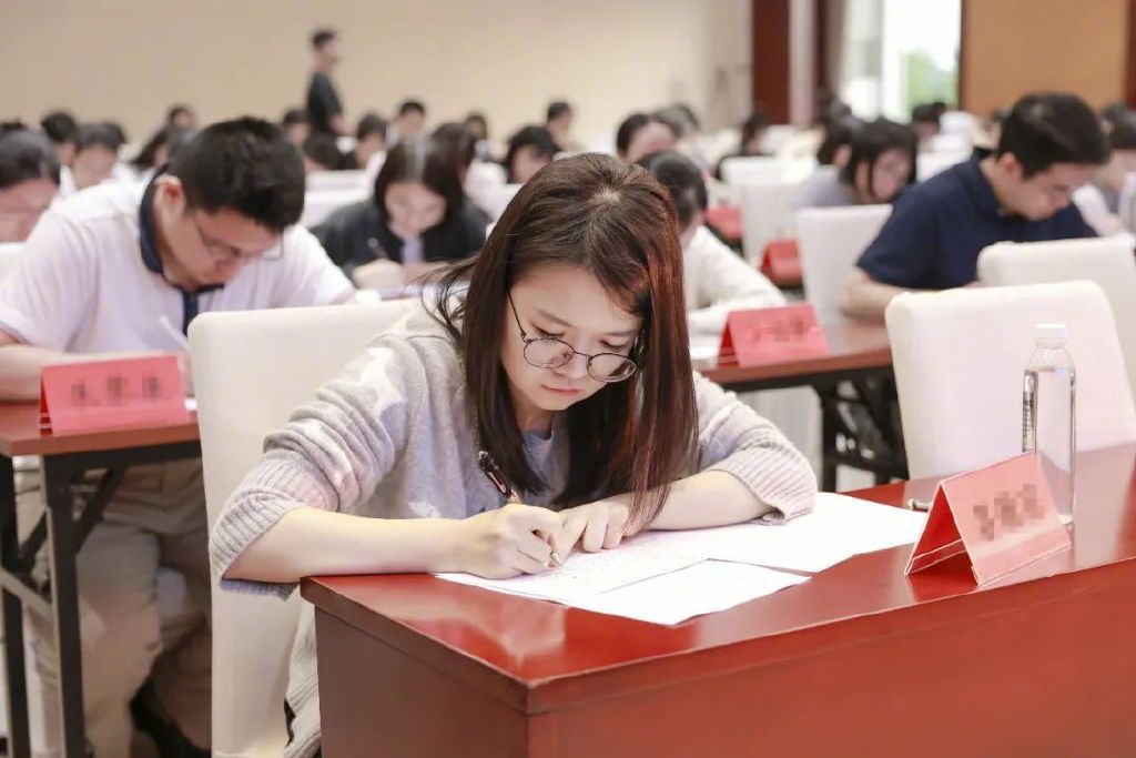 “学霸”比拼!这个培训班有国际范儿