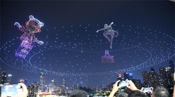 11,787架飞机！重庆无人机灯光秀打破了世界吉尼