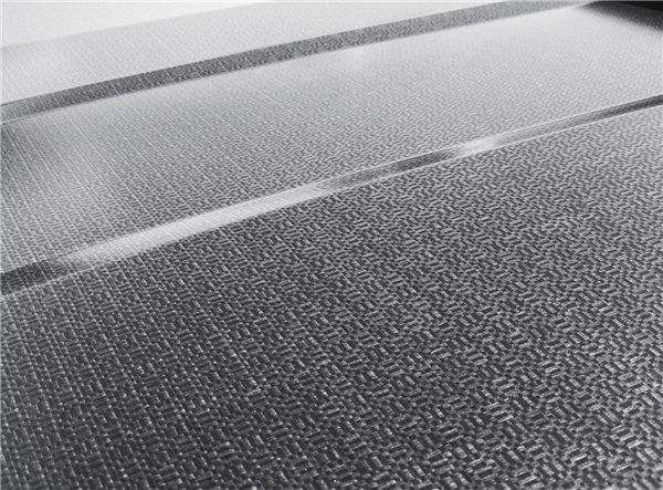 宝马开发新材料：产量可与碳纤维相当，碳排放