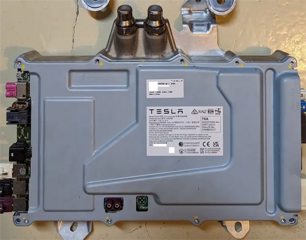 性能改进5次！据透露，特斯拉HW5芯片的大规模生