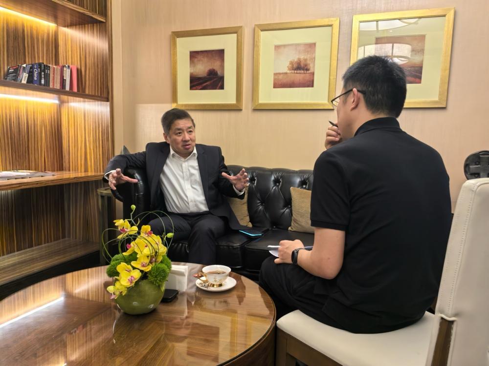 Uzi，中国首席科学家，云计算机研究所主任：C