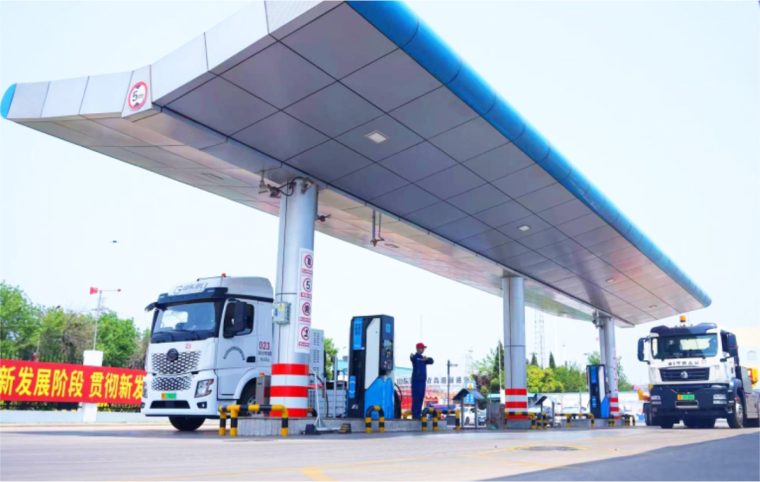 ▲康普锐斯为山东港口青岛港前湾港加氢站提供技术支持。（隐珠街道供图）