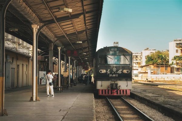 还有一条“小火车”，速度为25 km/h：11.6公里往返