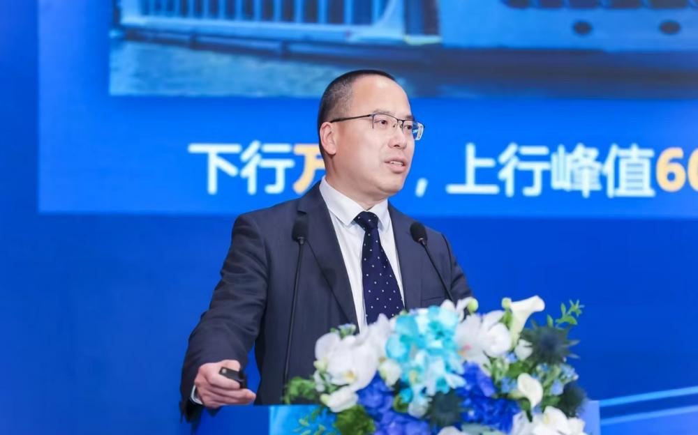 华为公司副总裁、无线网络产品线总裁曹明会上致辞