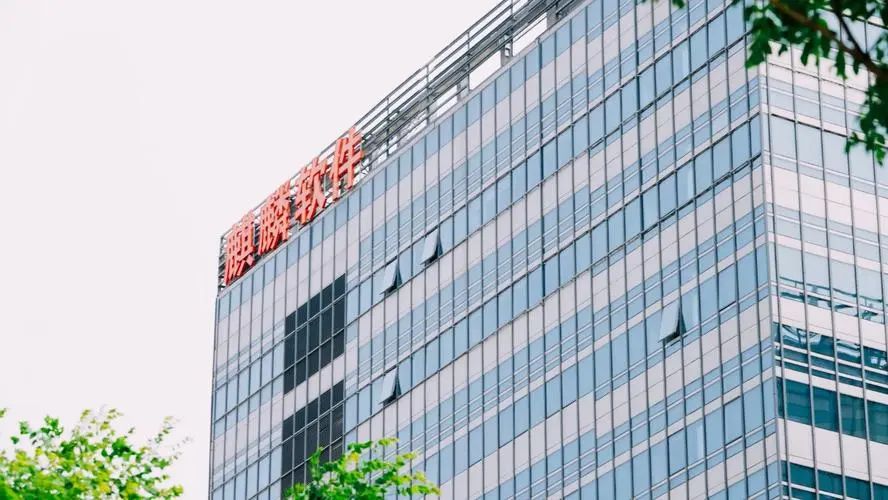 在购买桌面系统时，数十万中国电信元素突然改