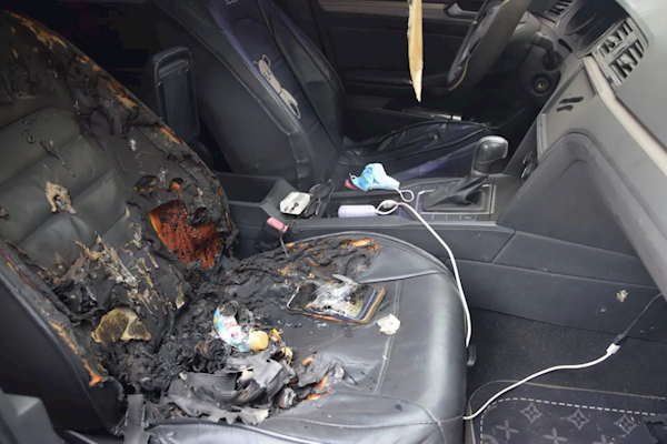 在60°C +的高温下，汽车