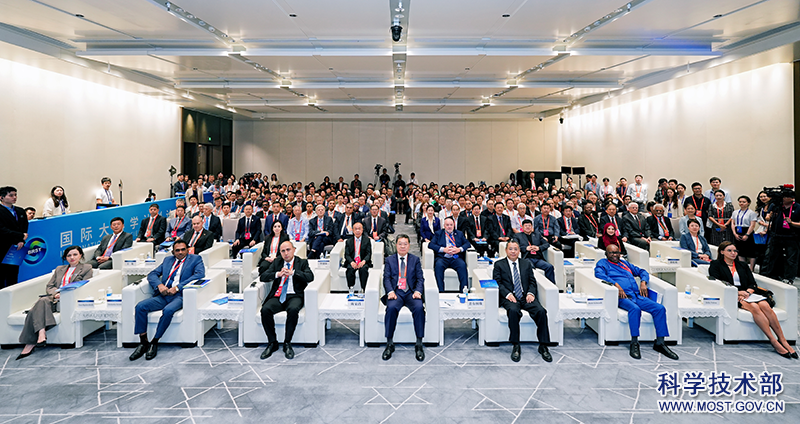 科学技术部宣布了科学界发起的许多重要国际科