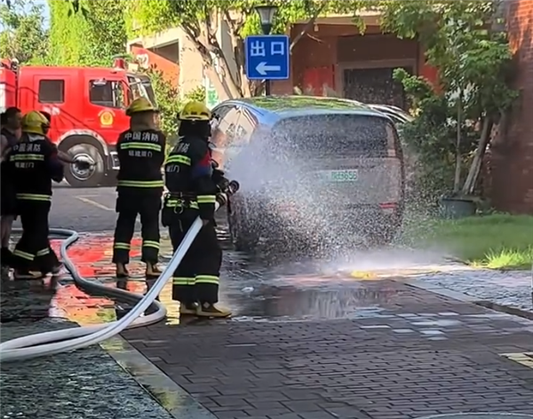 理想的大型汽车向Xiamen射击。理想执行官：他因