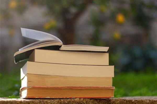 大学入学考试中的女生