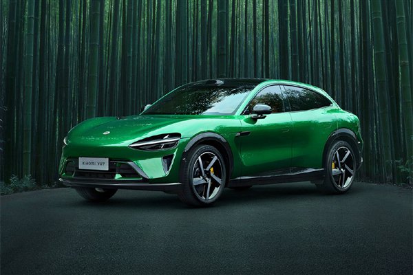 雷·詹（Ray Jun）说，小米汽车是第一年的学生，