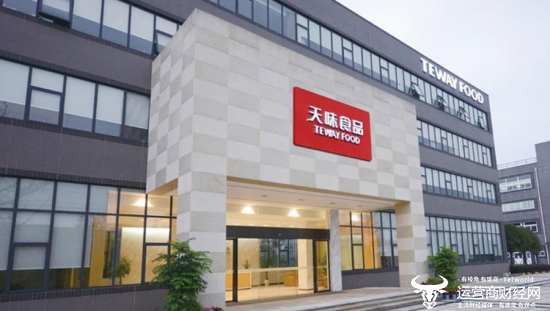 田威食品高管的薪水在2024年超过一百万，但副主