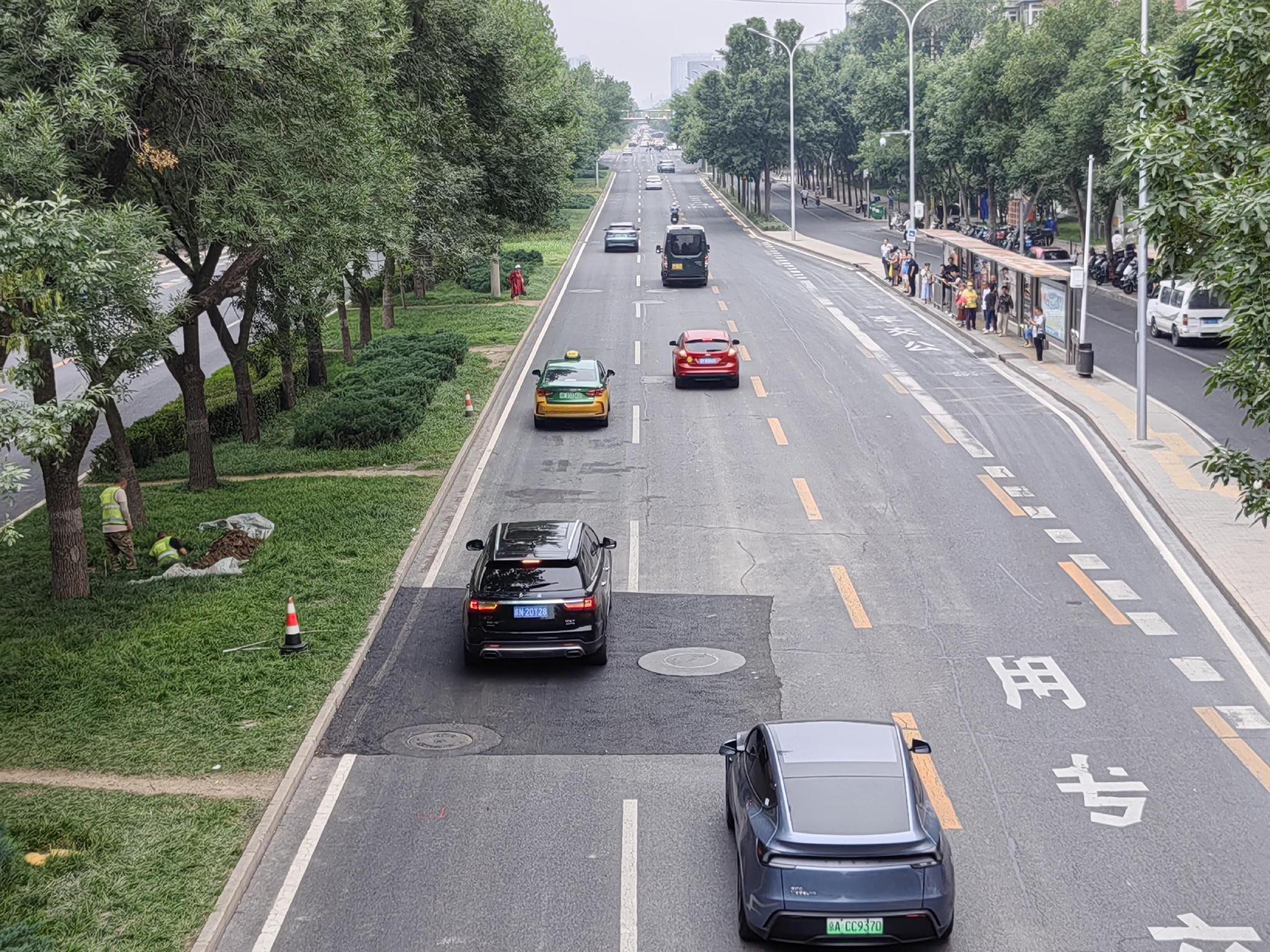 学清路塌陷路面完成阶段性抢修