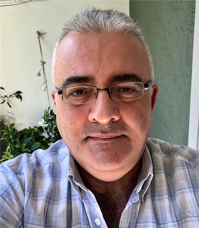 　　阿亚斯自拍照。受访者供图