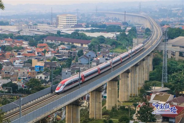 中国的高速金属是出国旅行的最佳选择！雅加尔