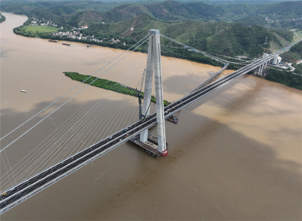 塔高238米！第一个单塔有线悬挂合作系统桥梁在