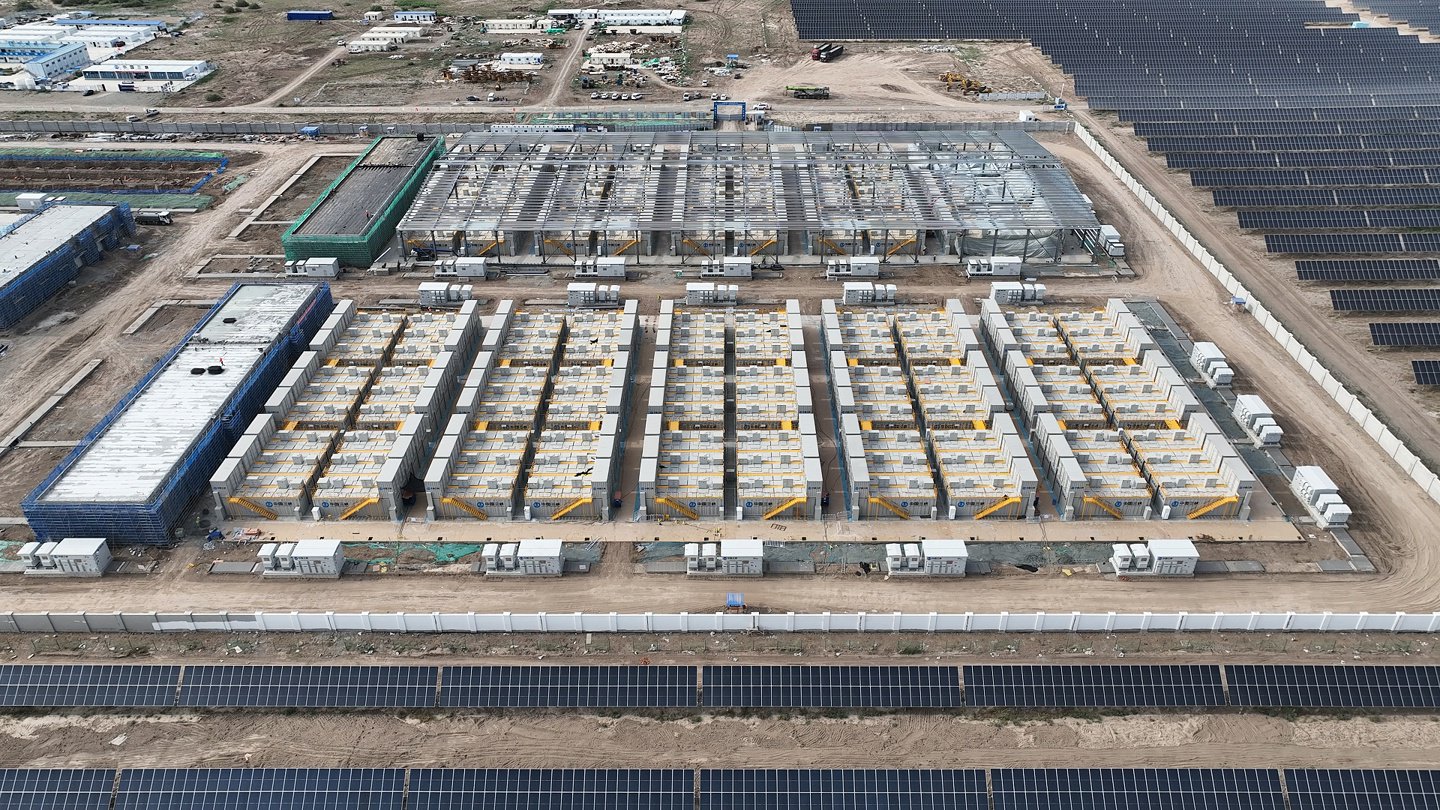 该国的Allburnal大型液体电池的照片存储正文已完