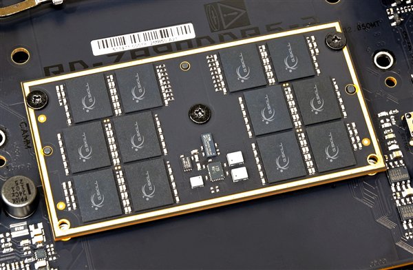Zhiqi:CAMM2 DDR5内存已成功达到了10 GHz!