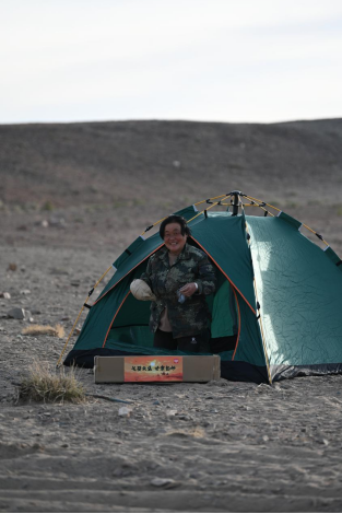 ▲拼多多引领电商西进让朝乐蒙花网购生活用品变得简单。陈蕾|摄