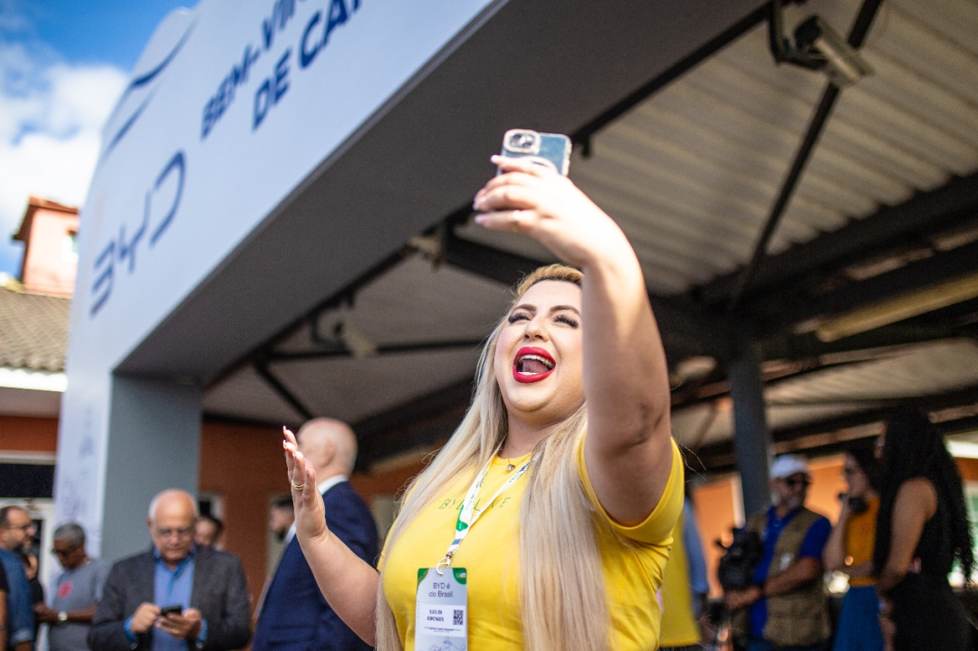 首车下线仪式现场。