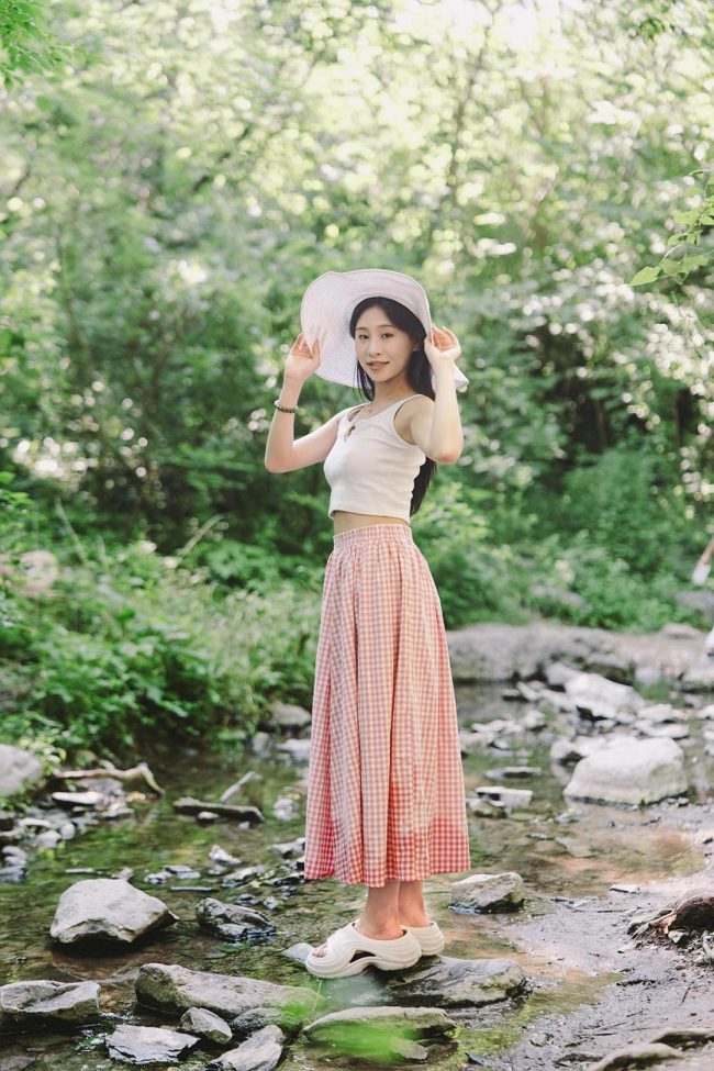 佳能EOS R100拍摄，1/125s、F1.8、ISO100、0EV