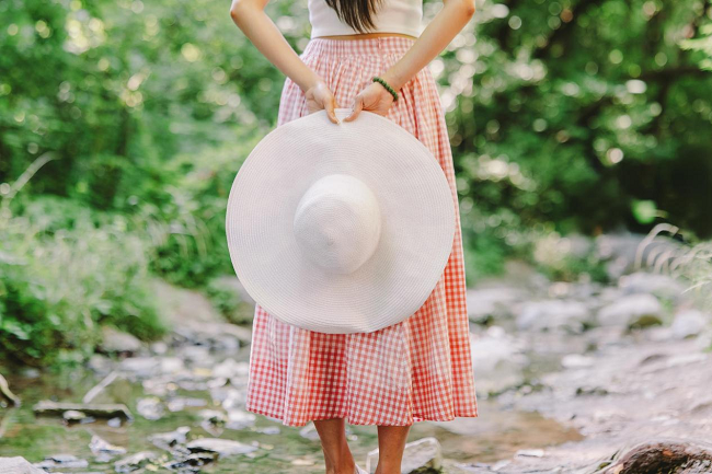 佳能EOS R100拍摄，1/100s、F1.8、ISO100、0EV