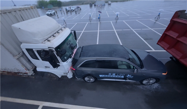 Nio Ledao L90在下雨天成功击中了前后路：每个人都