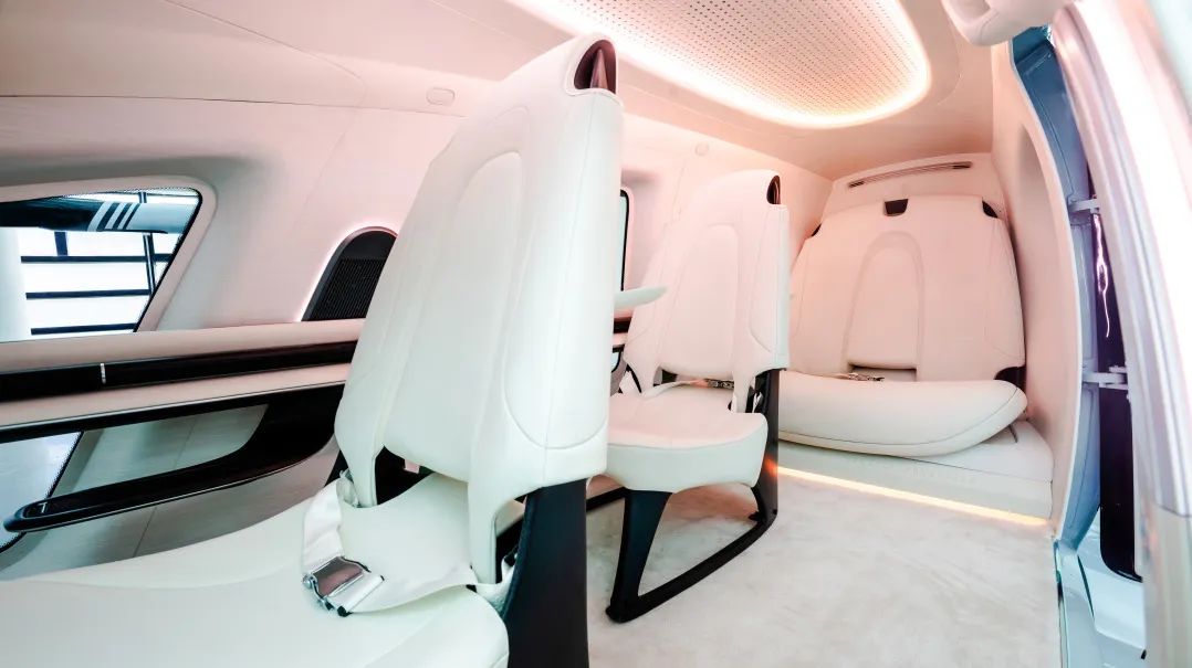 ▲ GOVY AirJet 采用“1+1+X”座舱布局设计