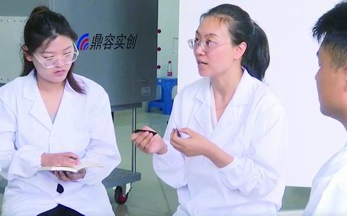 她“将在大火中重生”第二次棉花织物。