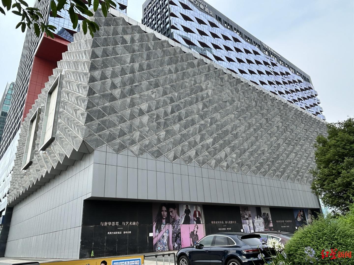 ▲建筑整体似一个长方形盒子