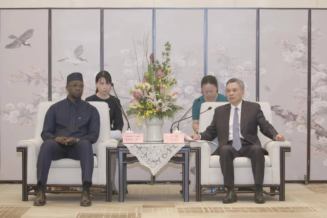 刘捷会见塞内加尔总理松科一行