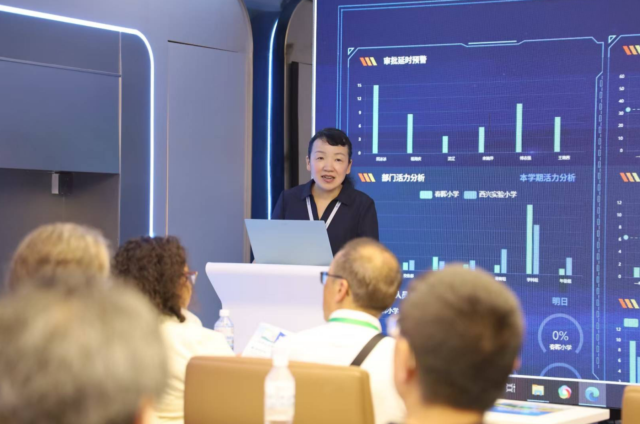 三年后，许多州示威学校的荣誉授予了我。这所