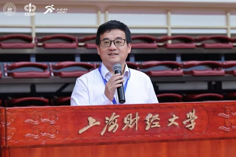 ↑上海财经大学副校长刘庆生致欢迎辞
