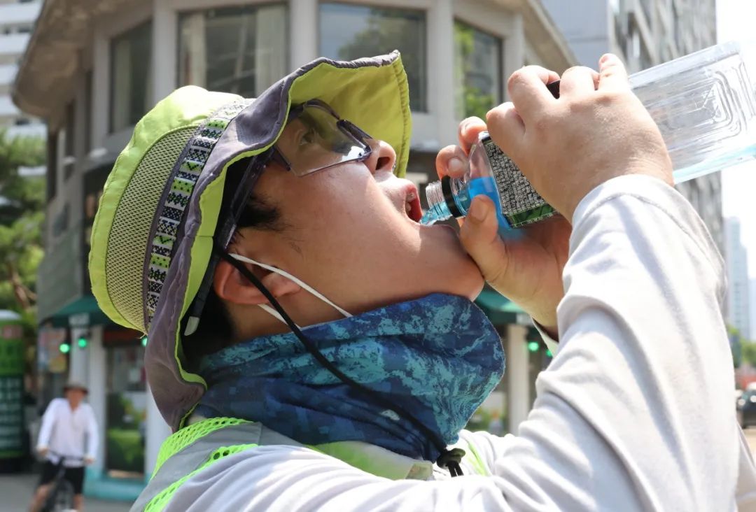 好险差点热成红老头！首尔气温创气象观测史上最高纪录