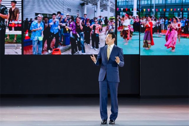 比亚迪亚太汽车销售事业部总经理刘学亮致辞