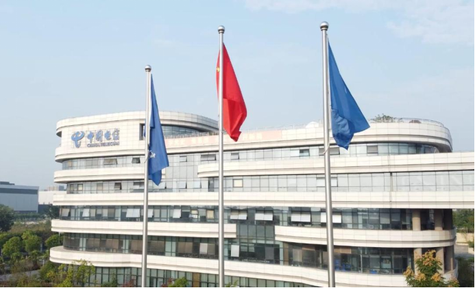 独家:特定运营商的州立公司的副总经理有一个