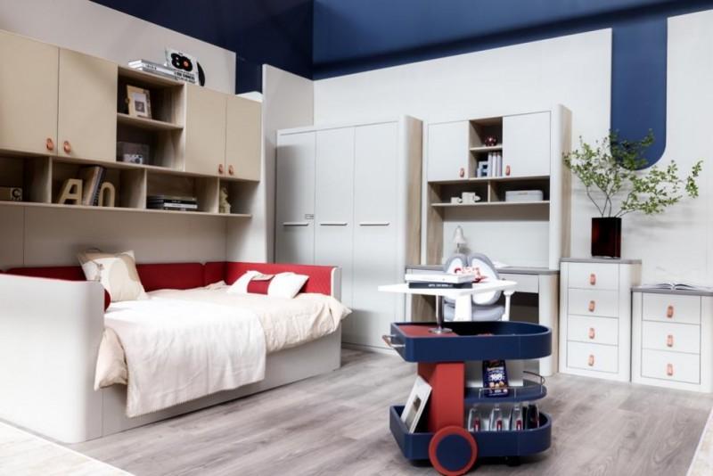 图为建博会现场Lamett乐迈石晶展位新品