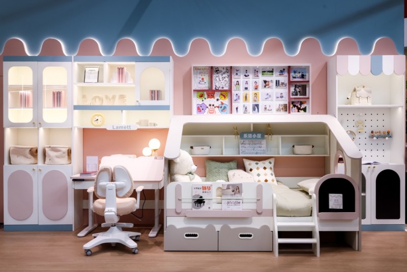 图为建博会现场Lamett乐迈石晶展位新品